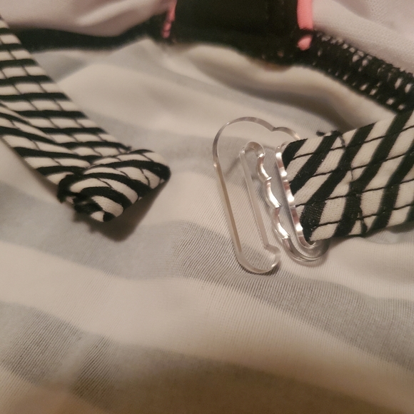 Womans, Full Coverage Swimsuite Top - Picture 7 of 7